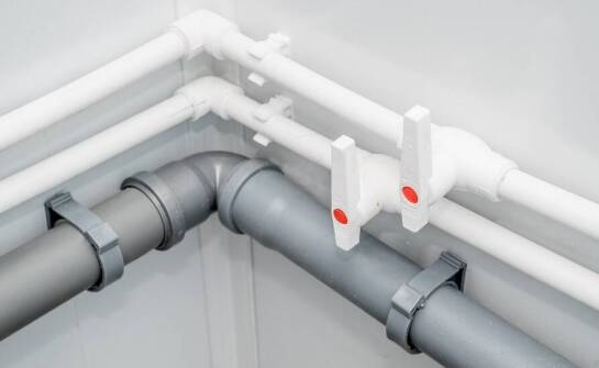 Jak instalacje sanitarne wpływają na komfort użytkowania budynków?