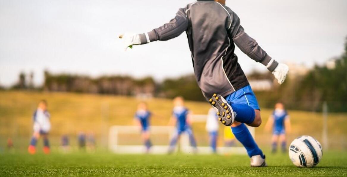 Półkolonie sportowe a budowanie pewności siebie u najmłodszych
