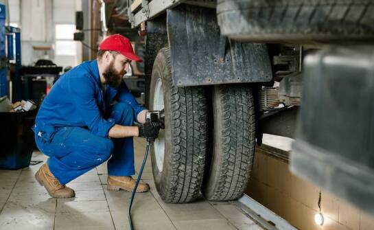 Kluczowe kroki w procesie serwisowania układu AdBlue dla ciężarówek