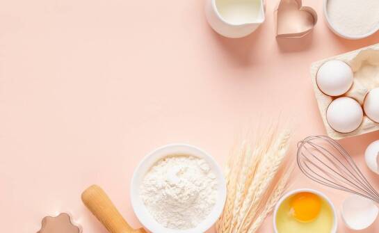 Najnowsze trendy w akcesoriach cukierniczych – co warto mieć w swojej kuchni?