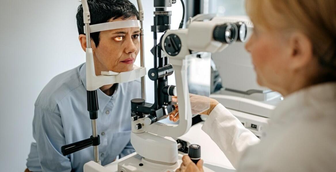 Czy optyk może wykonać badanie wzroku?