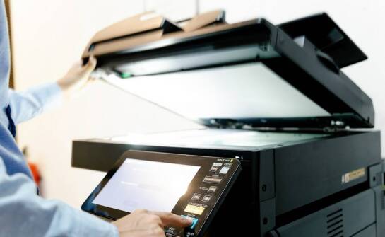 Porównanie modeli drukarek Kyocera pod kątem wydajności i funkcjonalności