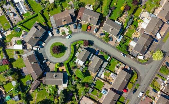 Jak uniknąć sporów sąsiedzkich podczas podziału nieruchomości?