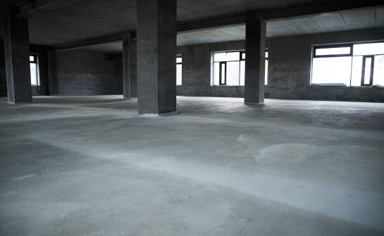 Wpływ warunków atmosferycznych na posadzki betonowe