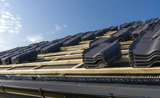 Estetyka i trwałość blachodachówek – co warto wiedzieć?