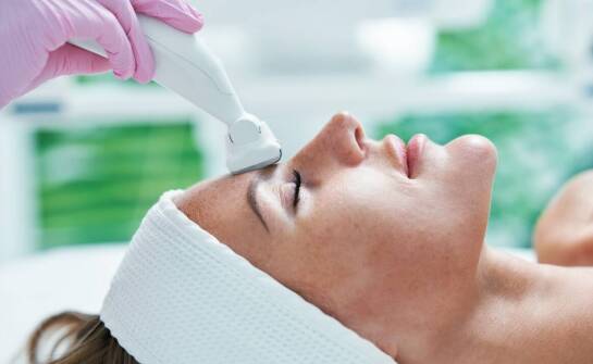 Jak lampa Triwings wpływa na produkcję kolagenu w skórze?