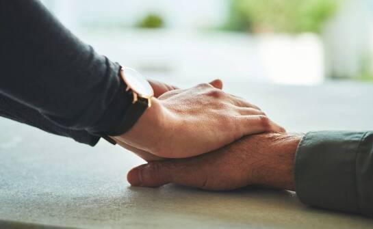 Emocje i refleksje w związkach – co możemy nauczyć się z romansów?