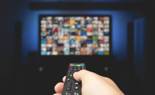 Android dongle a tradycyjne dekodery – co wybrać?