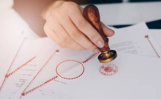 Wysyłka dokumentów do tłumaczenia pocztą poleconą – co warto wiedzieć?