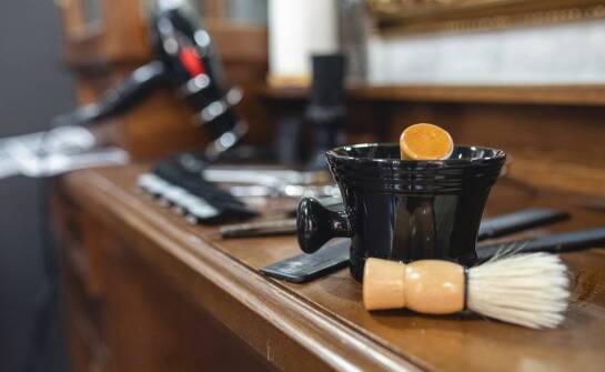 Dlaczego warto zainwestować w małą szczotkę do brody?