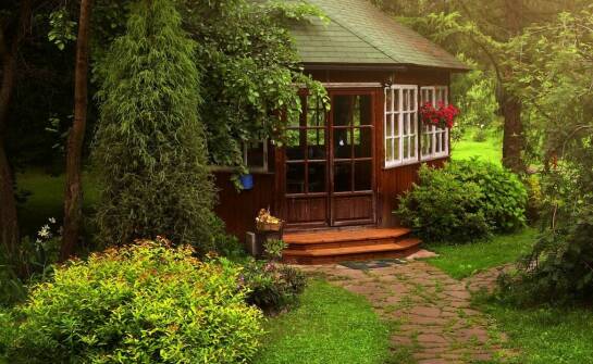 Jakie są różnice między tradycyjnym a nowoczesnym zadaszeniem altan ogrodowych 3x4?