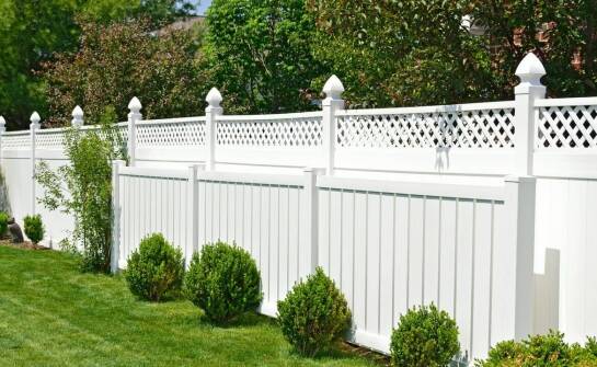 Polnische Zäune und Trends in der Gestaltung von Außenbereichen