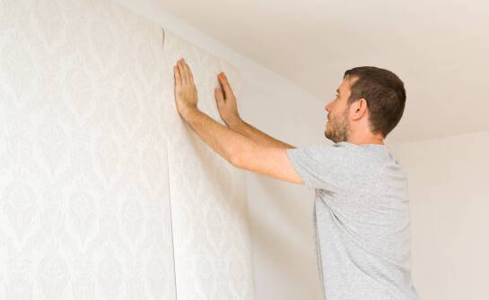Glue or Paste for Wallpaper: What to Choose for Hanging Photowallpaper?