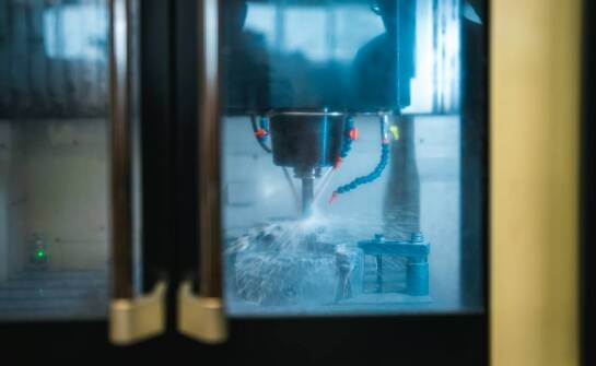 Elektrodrążenie drutowe a produkcja komponentów o skomplikowanych kształtach