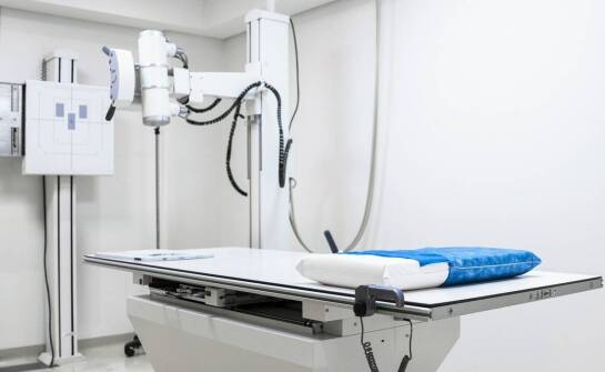 Jakie są skuteczne strategie diagnostyczne przy problemie wiszących jąder?