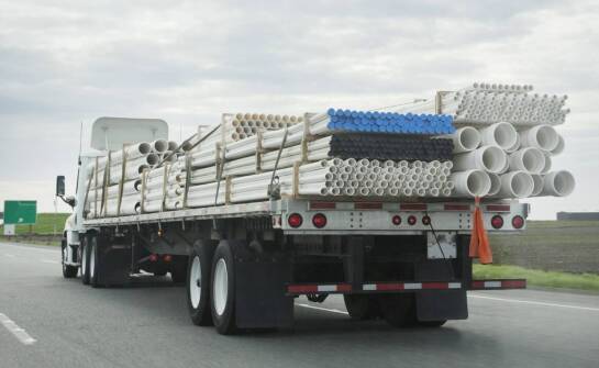 Zastosowanie palet niestandardowych w przemyśle budowlanym