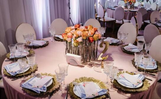 Jakie motywy neonowe są najczęściej wybierane na wesela?