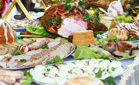 Kuchnia cateringowa: dlaczego warto wybrać menu domowe?