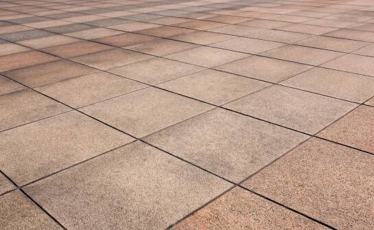 Jak granit indyjski przyczynia się do zrównoważonego rozwoju architektury?