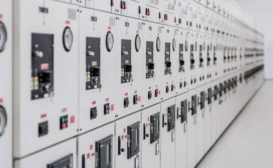Jakie są kluczowe wyzwania dla sektora elektroenergetycznego według Enea Łódź?