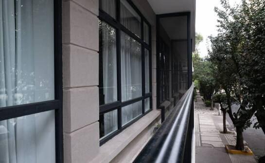 Zastosowanie sztachet balkonowych plastikowych w projektach renowacyjnych