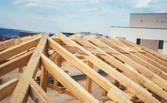 Jak prefabrykowane konstrukcje wpływają na estetykę i funkcjonalność dachu?