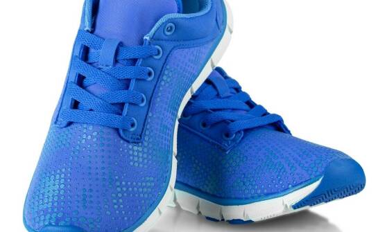 Jak wybrać najlepsze dla dziewczynki buty sportowe?