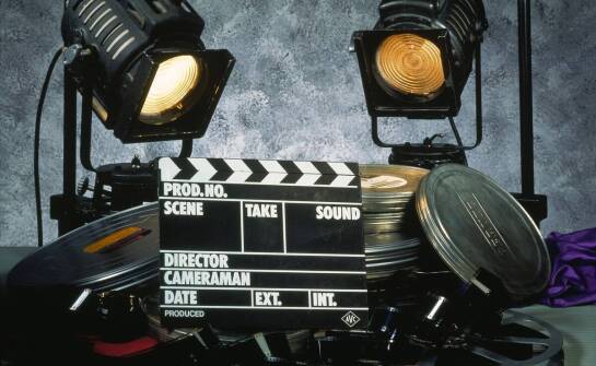 Dom do filmu a budżet produkcji – jak efektywnie zarządzać kosztami