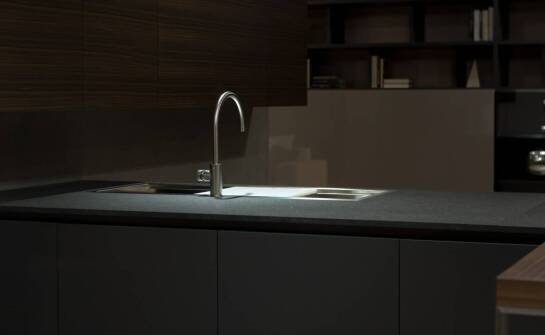 Innowacyjne funkcje zlewów nierdzewnych wielostanowiskowych w nowoczesnych kuchniach przemysłowych