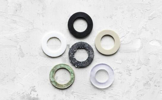 Jak guma porowata może poprawić trwałość systemów uszczelniających?