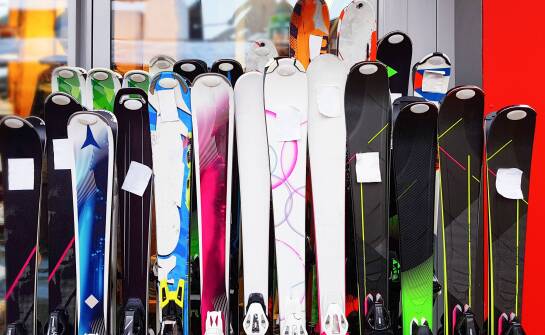 Dlaczego warto regularnie korzystać z usług serwisu nart?