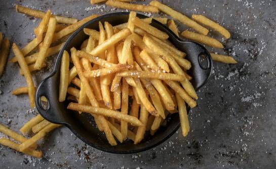 Jakie właściwości powinien mieć doskonały tłuszcz do smażenia frytek?