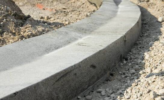 Jak wybrać najlepsze krawężniki betonowe do projektów urbanistycznych?