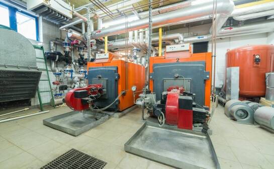 Ogrzewanie przemysłowe – jakie urządzenia wybrać dla dużych przestrzeni?