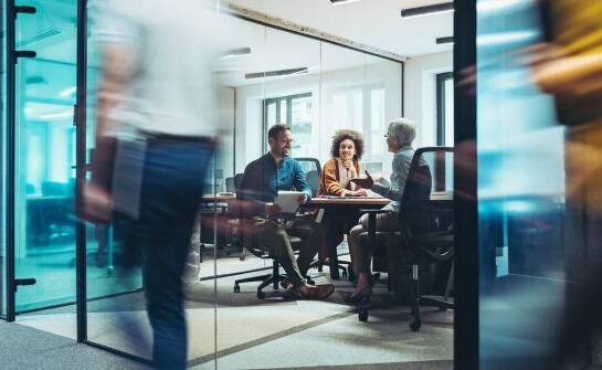 Jakie nowe możliwości otwiera aplikacja Famoc dla firm produkcyjnych?