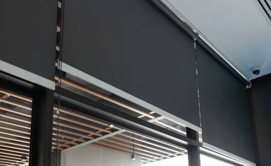 Nowoczesne technologie w roletach – jakie innowacje warto rozważyć?