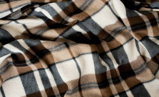 Jakie materiały dominują w produkcji legginsów rajstopowych?