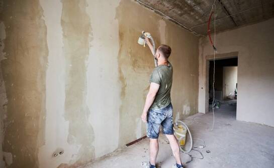 Porównanie różnych rodzajów gładzi gipsowych – jak wybrać najlepszą opcję?