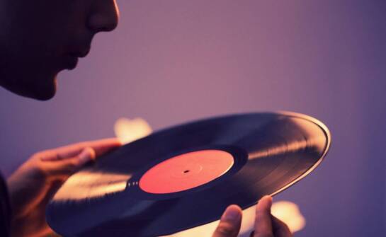 Wpływ jakości dźwięku płyt winylowych na odbiór muzyki metalowej