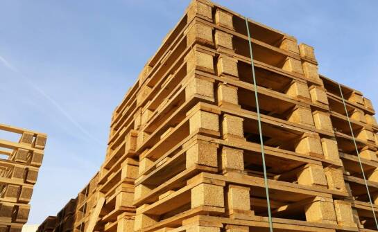 Transport i odbiór palet – jak wpływają na całkowity koszt obsługi?