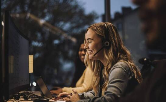 Jak kontrast firma zapewnia szybki czas reakcji na zgłoszenia serwisowe?