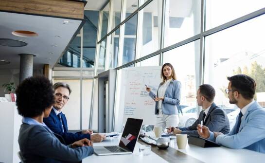 Efektywne korzystanie z funkcji Word w pracy zespołowej i zarządzaniu projektami