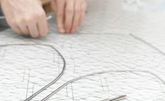 Porównanie czasu wymiany szyb w samochodach osobowych i ciężarowych