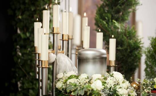 Wybór odpowiedniej urny – na co zwrócić uwagę przy zakupie?