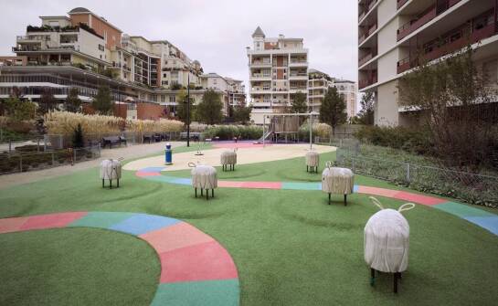 Sala zabaw w hotelu – co zapewniamy dzieciom podczas pobytu?