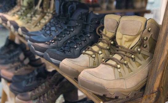 Jak dobór pagonów wpływa na wygląd i funkcjonalność munduru?