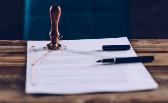 Tworzenie umów o pracę – jak zapewnić zgodność z przepisami prawa pracy?