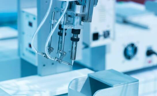 Wpływ nowoczesnych technologii na rozwój maszyn pakujących