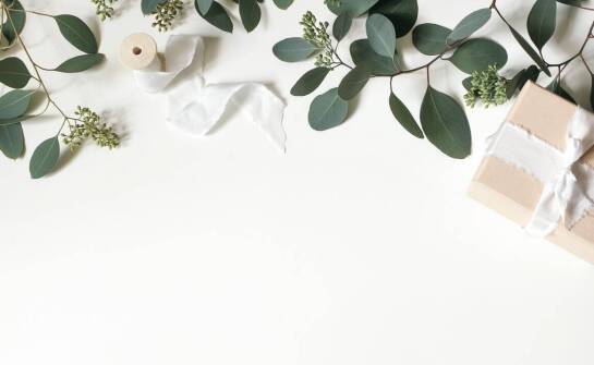 Najnowsze trendy w projektowaniu pamiątek dla gości weselnych z suszonymi kwiatami