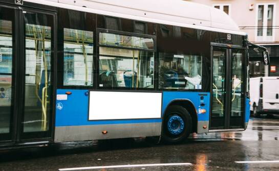 Zrównoważony rozwój w transporcie TIR: ekologia na trasie Polska-Niemcy